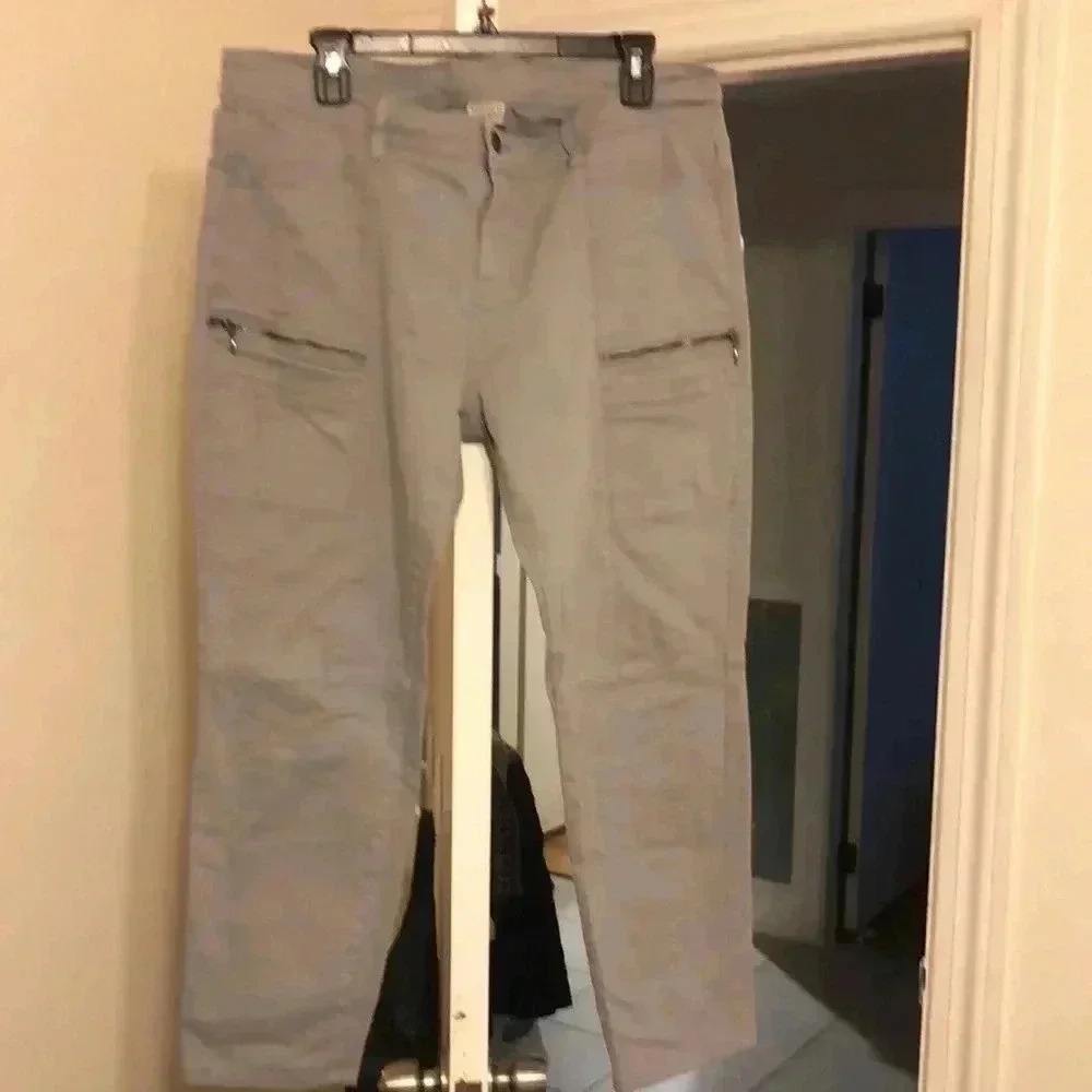 London Fog Supply Company gray cargo pants. Size 12